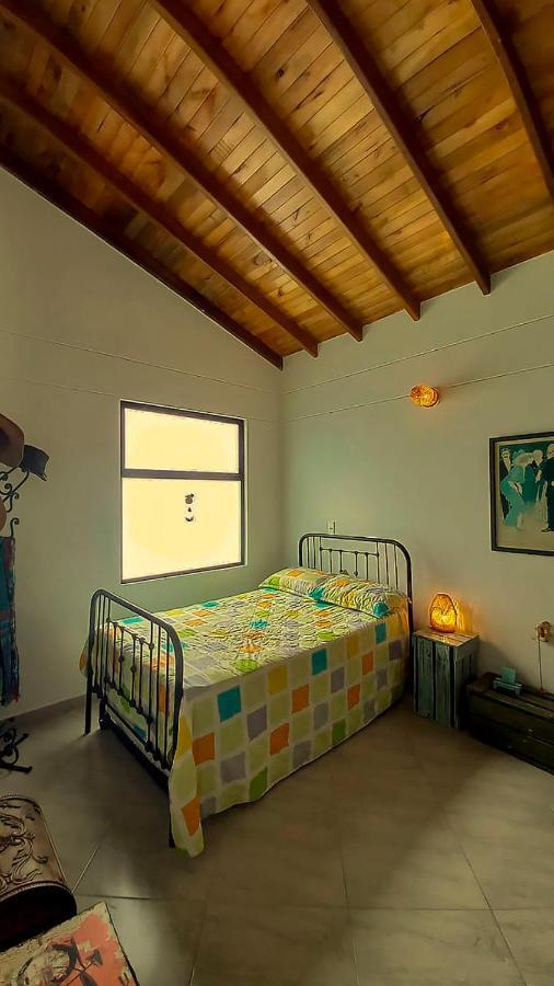 贾丁La Casa Del Sol住宿加早餐旅馆 外观 照片